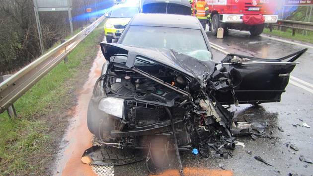 Tři zraněné si vyžádala vážná dopravní nehoda tří vozidel na Uherskohradišťsku