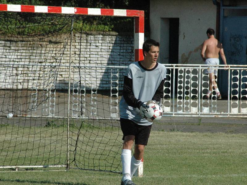 Vítězem premiérového Teiko Cupu, turnaje v malé kopané, se stali hráči Jerevanu Slavičín, kteří ve finále zdolali Young Boys Otrokovice. Z týmů hradišťského regionu se nejvýše prodrápal FC Štěpnice UH a Mistři UB, kteří svorně vypadli ve čtvrtfinále. 