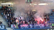 Fotbalisté Slovácka zakončili famózní sezonu výhrou nad Zlínem, triumf v derby si vychutnali i s fanoušky.
