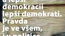 Upravenými plakáty doslova zaplavili plakátovací plochy v centru Uherského Hradiště a v přilehlých čtvrtích žáci výtvarného oboru ZUŠ Uherské Hradiště.