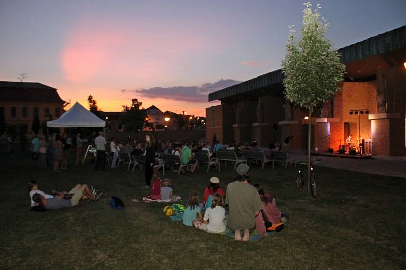  XI. ročník hudebního festivalu Šroubek se uskutečnil u ohradní zdi s nikami a osmi světci.