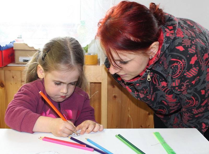 Do velikonočních dílniček na Obecnici zamířili ti nejmenší. Rozhodně si tu přišli na své.