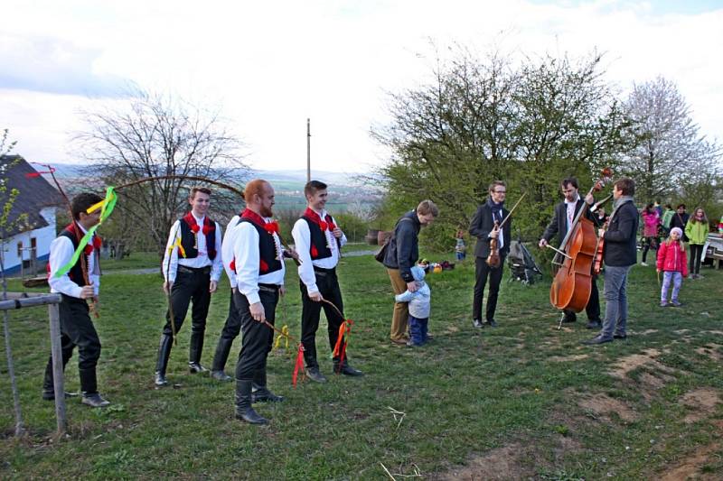 VE SKANZENU. Plno předvelikonočních inspirací našli návštěvníci o druhé dubnové sobotě na kopci Rochus nad Uherským Hradištěm.