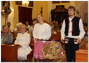 Díky jalubskému folklornímu souboru Střešňa, místní organizaci KDU–ČSL, farnosti a obci jsou ve vesnici udržovány dožínky už tři desetiletí.