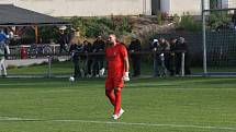 Fotbalisté Nivnice (zelené dresy) v 10. kole krajské I. A třídy skupiny B doma zdolali Buchlovice 2:0.