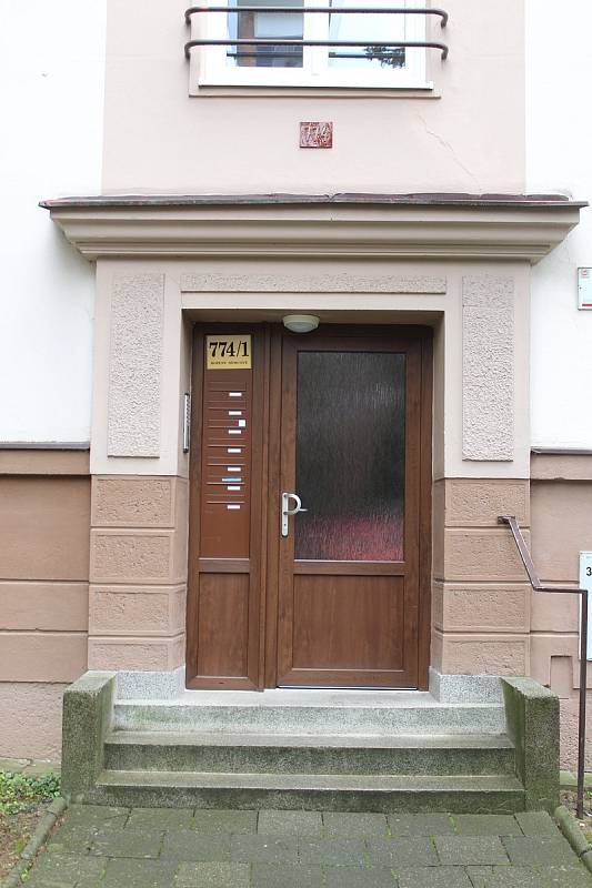 Bytový dům v uherskohradišťské ulici Boženy Němcové, kde ve čtvrtek 29. září 2022 zemřela 89letá seniorka za podivných okolností