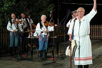  Každoroční hosté Dušan Holý a Horňácká muzika Martina Hrbáče.