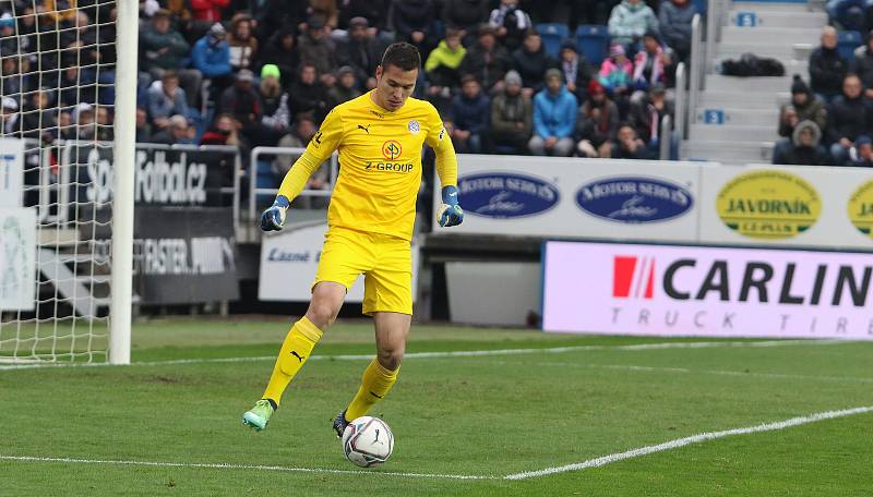 Fotbalisté Slovácko (bílé dresy) se v 15. kole FORTUNA:LIGY utkali s pražskou Spartu. Šlágr sledoval vyprodaný stadion.