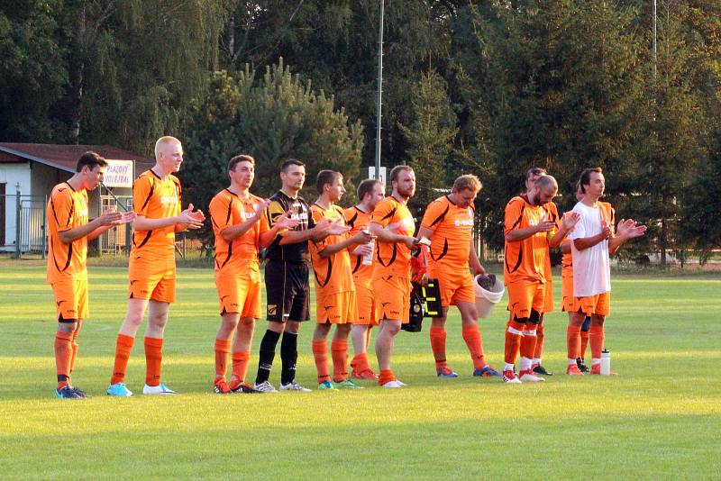 Horký duel v Ostrožské Lhotě nabídl tři branky, spoustu vzruchu, zajímavé momenty a výhru domácích fotbalistů nad Polešovicemi.