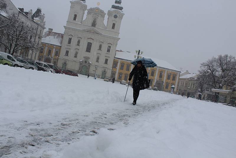 Sněhová nadílka na Masarykově náměstí v Uherském Hradišti