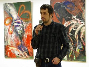Průřez tvorbou v podobě jednadvaceti obrazů původem kyjovského 34letého malíře Petra Rašky mohou od pátku 13. ledna až do konce února obdivovat milovníci umění v uherskohradišťské Galerii Vladimíra Hrocha.