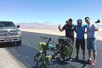 Při své cestě po Jižní Americe dorazil Mirek Šlegl na svém kole až k hranicím Bolívie. 