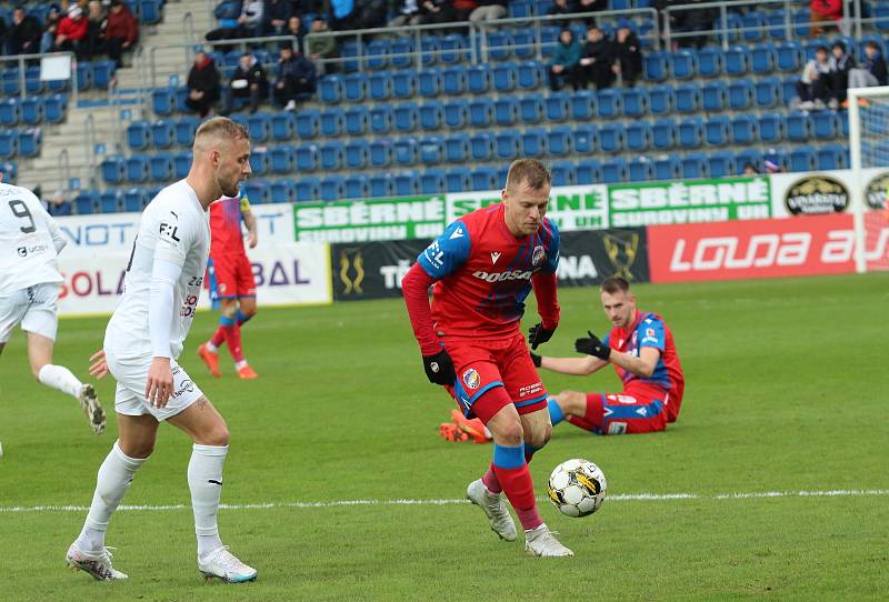 Fotbalisté Slovácka (bílé dresy) ve šlágru 20. kola FORTUNA:LIGY vyzvali mistrovskou Plzeň.