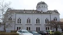 Knihovna Bedřicha Beneše Buchlovana v Uherském Hradišti sídlí v někdejší židovské synagoze.