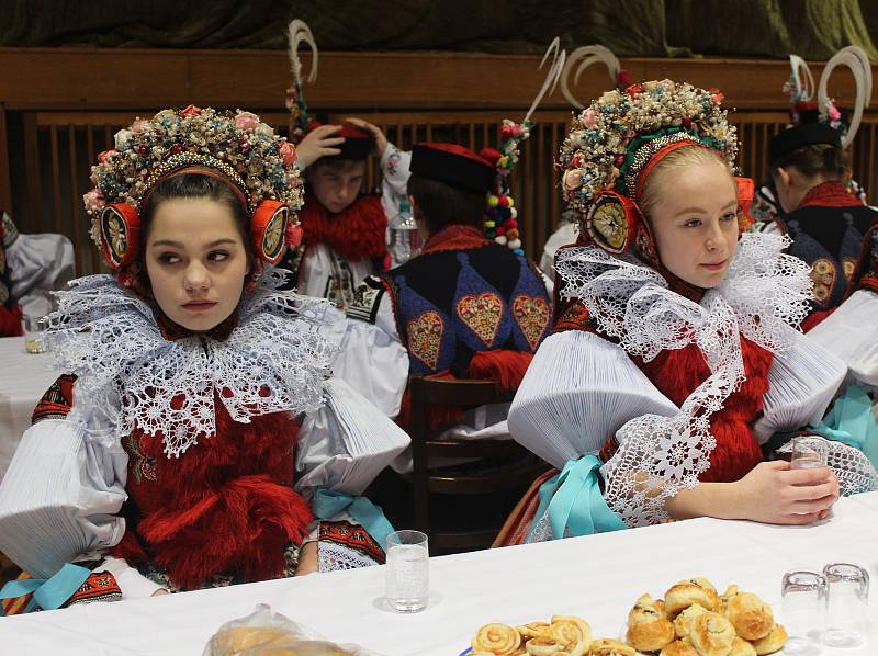 Krojový ples ve Vlčnově s představením legrútského ročníku a letošního krále Davida Chaloupky.