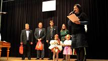 Třetího ročníku pěvecké soutěže Zazpívej, slavíčku, se za doprovodu cimbálovky Pentla zúčastnilo sedmnáct dětí ze Slovácka.