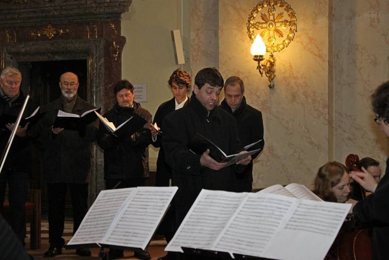 Smíšený pěvecký sbor Canticum Camerale ze Zlína koncertoval v hradišťském kostele sv. Františka xaverského.