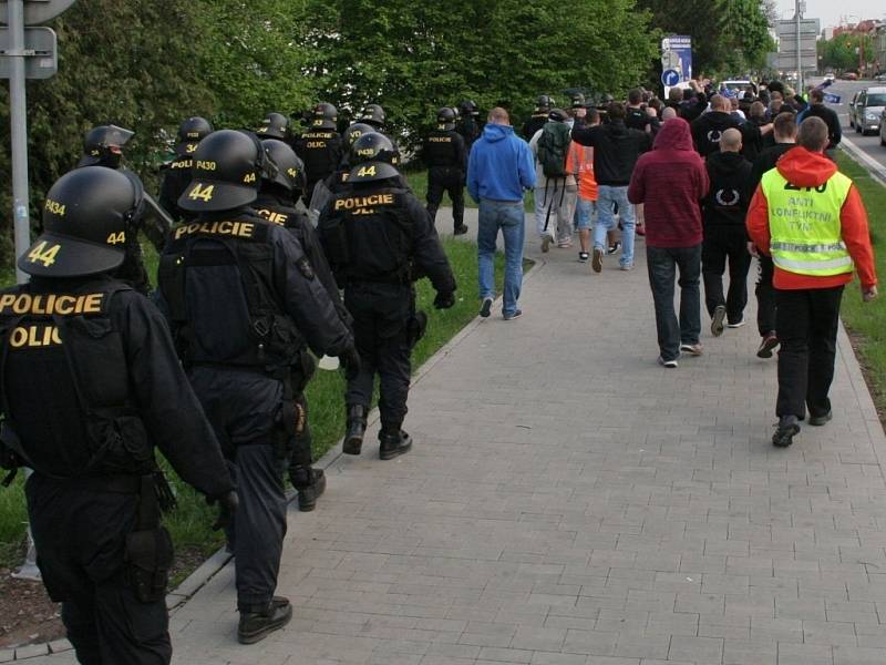 Fanoušci Sigmy a policejní dohled v Uherském Hradišti