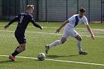 Fotbalisté Slovácka B (modré dresy) ve 20. kole MSFL přehrály Frýdek-Místek 5:1.