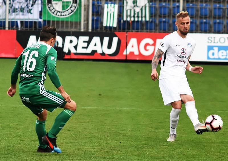 Fotbalisté Slovácka (v bílých dresech) remizovali s pražskými Bohemians 1905