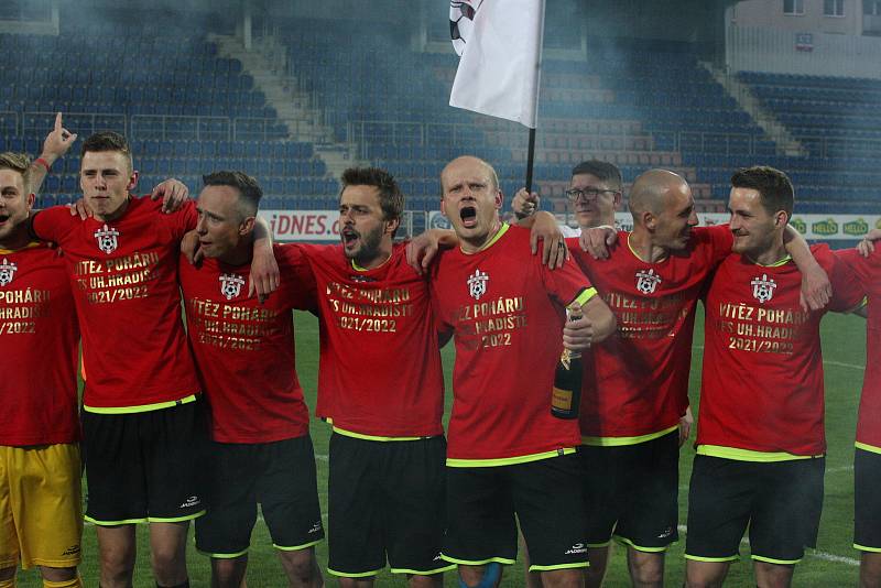 Fotbalisté Jalubí (žlutočerné dresy) zdolali ve finále Poháru OFS Jarošovský pivovar Stříbrnice 7:1. Utkání na stadionu ligového Slovácka sledovalo 1234 diváků.