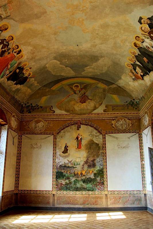 Jednou z hlavních aktivit projektu obnovy kláštera byl odkryv a následné restaurování výzdoby tzv. Jezuitské kaple.