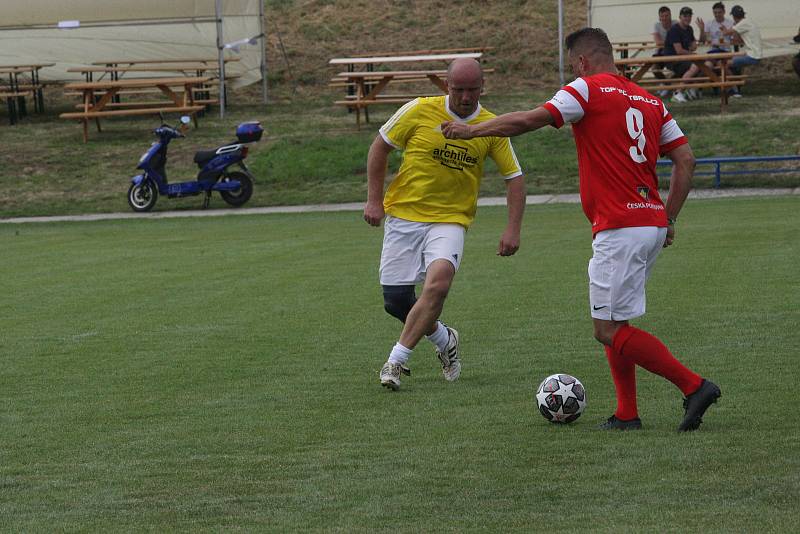 Fotbalisté Polešovic si na oslavy výročí 90 let pozvali Mercedes tým Petra Švancary.