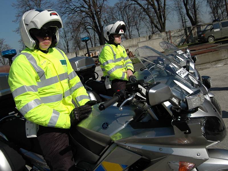 Hradišťští policisté dostali dvě nové motorky značky Yamaha.