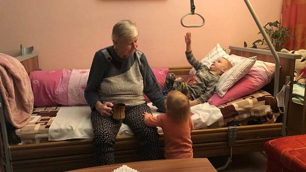 Čtyřiaosmdesátiletá Justina Jurásková byla v závěru svého života obklopená láskou nejbližších.