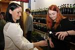 Na koštu vín v Tupesích návštěvníci mohli ochutnat až 500 vzorků vín.