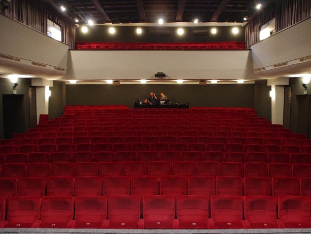 Slovácké divadlo má čerstvě obnovené hlediště. 