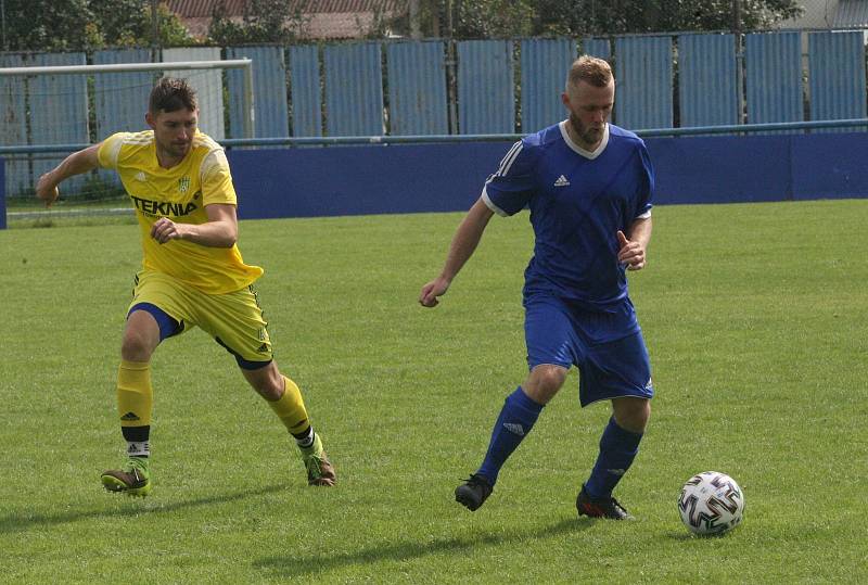 Fotbalisté Kunovice doma prohráli s Nivnicí 0:2. Hosty poprvé vedl nový hlavní trenér Pavel Barcuch.