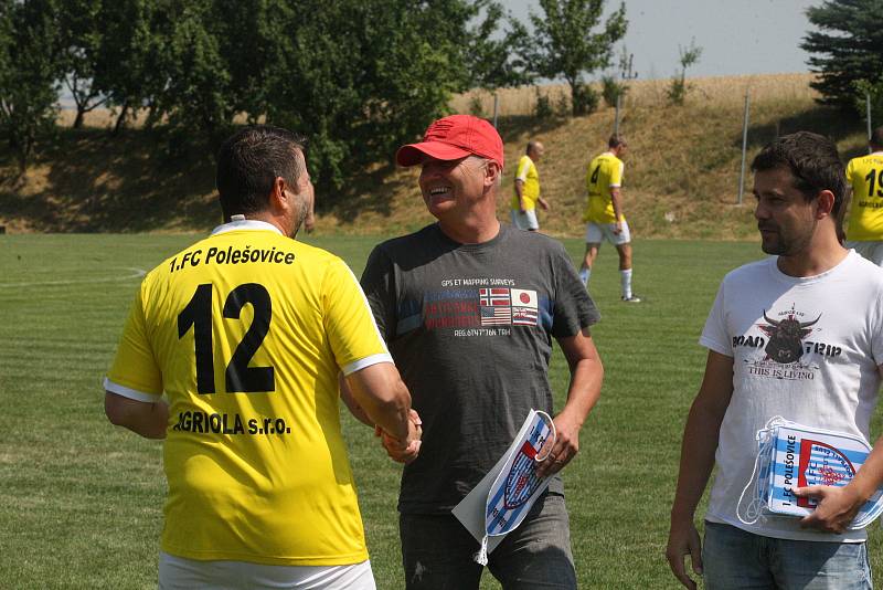 Fotbalisté Polešovic si na oslavy výročí 90 let pozvali Mercedes tým Petra Švancary.