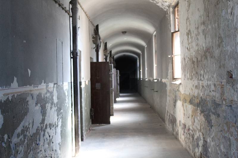 Bohoslužby v hradišťské věznici se účastnili čtyři duchovní, ministr a další stovka lidí.