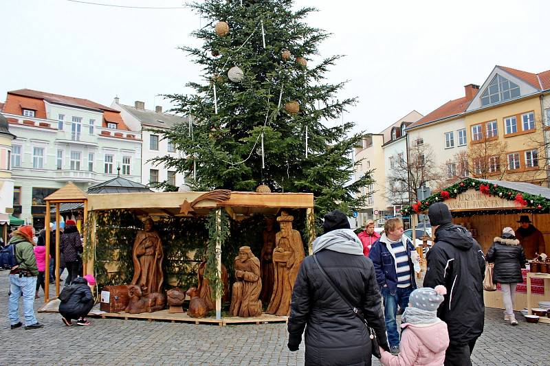 Tradičním místem nejenom vánočních trhů je v Uherském Hradišti Masarykovo náměstí.