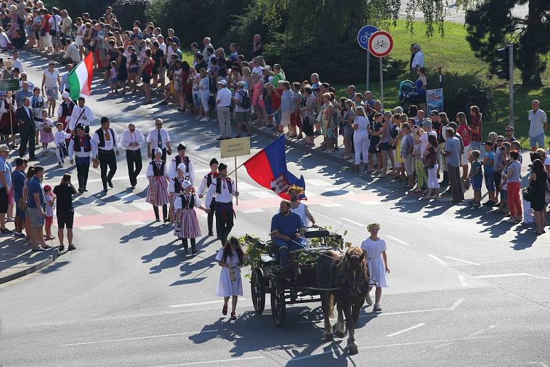 Slavnosti vína 2016 v Uherském Hradišti. Slavnostní průvod.