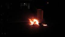 Noční požár v Hradišti. Plameny pohltily elektromotorku