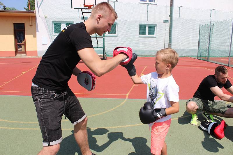 SPORT PRO DĚTI. Sobotní sportovní den pro děti přilákal na hradišťská sportoviště na 3000 návštěvníků.