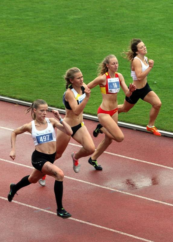 Hry VI. letní olympiády dětí a mládeže ČR ve Zlínském kraji. Atletika na atletickém stadionu v Uherském Hradišti.