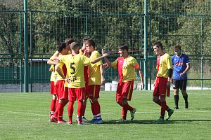 Fotbalisté Bojkovic (červenožluté dresy) doma zvítězili nad Zborovicemi. 
