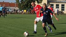 Fotbalisté Uherského Brodu (červené dresy) v prvním kole MSFL remizovali s béčkem Slovácka 3:3.