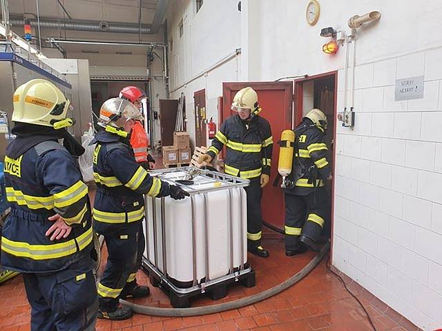 V Nivnici na Uherskohradišťsku došlo k úniku většího množství čpavku.