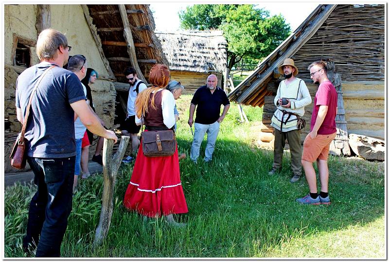 Archeoskanzen Modrá žil Nocí Slunce a Ohně