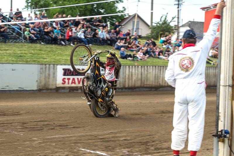 Březolupská ovál hostil Přebor ČR jednotlivců. Zvítězil domácí odchovanec Martin Málek.