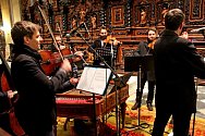 Velehradskou bazilikou zněly v neděli večer vánoční písně v podání CM Cifra a sboru  Viva la musica z hradišťského gymnázia.
