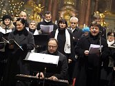 Vánoční charitativní koncert  Diakonie v  kostele  sv. Františka Xaverského v Uherském Hradišti.  Sbor Svatopluk.