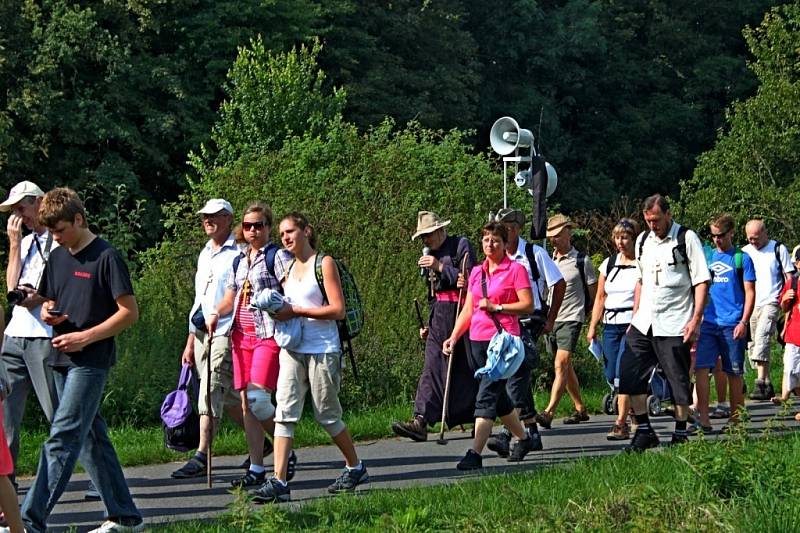 Desítky kilometrů měli za sebou věřící poutníci, kteří dorazili v sobotu dopoledne na Velehrad.