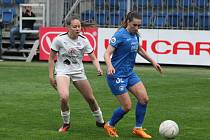 Fotbalistky Slovácka (bílé dresy) v klíčové bitvě nadstavbové části I. ligy žen porazily Liberec 1:0.