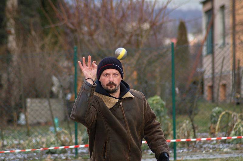 Buchlovice – Jeden z nejnáročnějších a nejnevyzpytatel­nějších turnajů v historii mají za sebou hráči pétanque, kteří se v sobotu zúčastnili 5. pokračování série Janáček Grand Prix o pétaqueového krále Uherskohradišťska. 