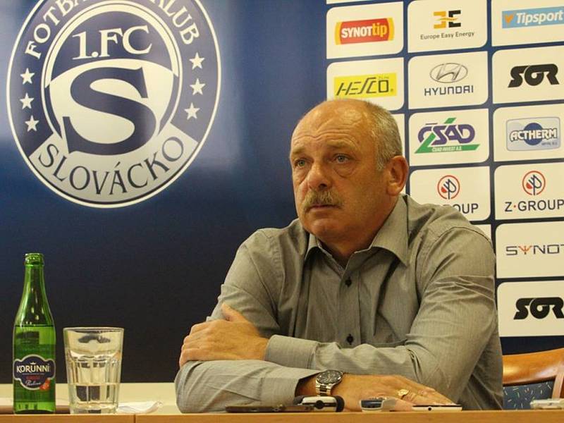 Trenér 1. FC Slovácko Stanislav Levý.